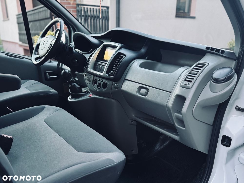 Renault Trafic - 25