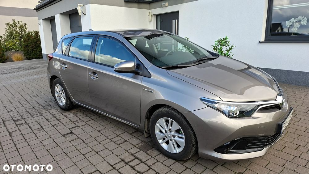Toyota Auris 1.8 HSD Luna - 2