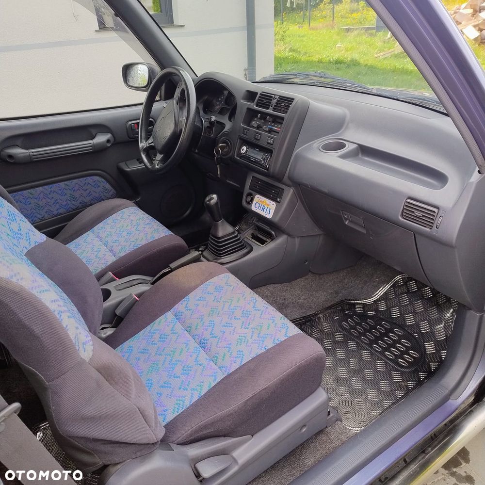 Toyota RAV4 2.0 - 8