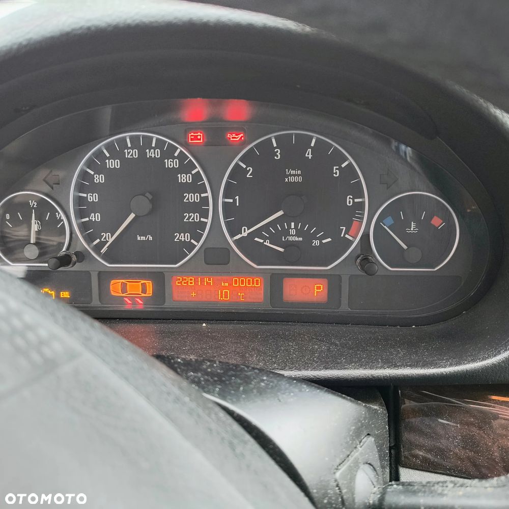 BMW Seria 3 318i - 16