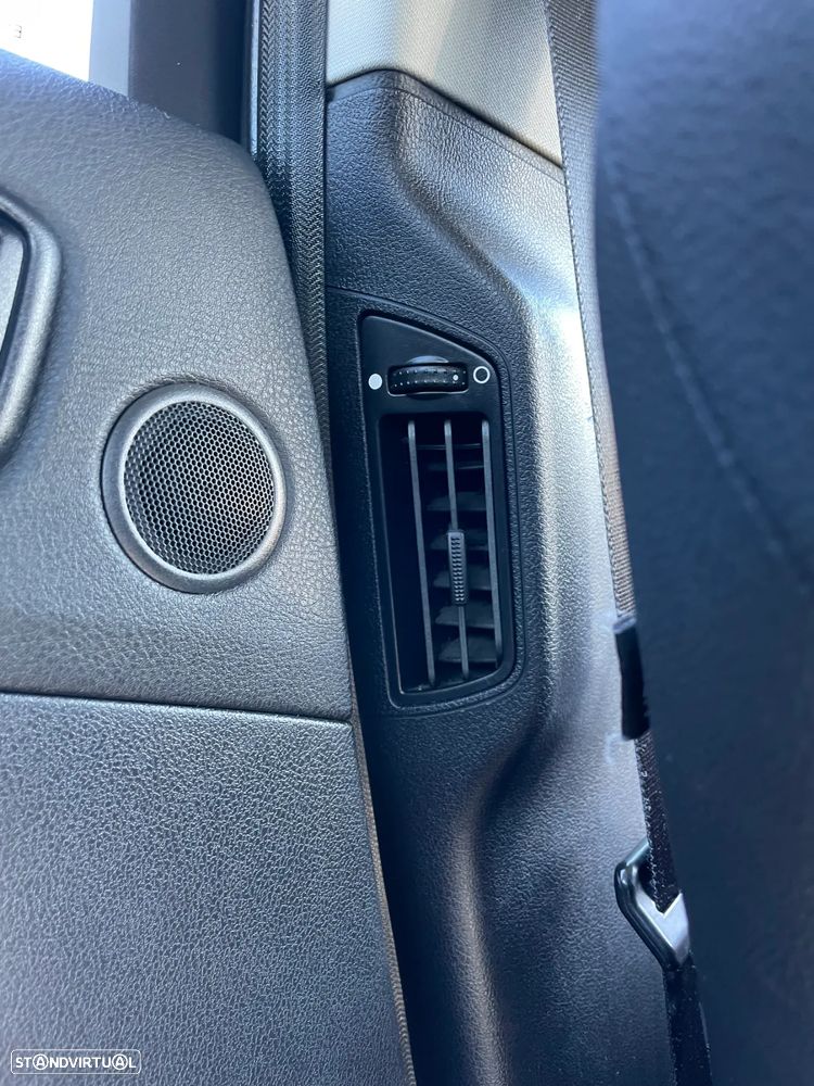 Ford Mondeo 1.8 TDCi Titanium - 33