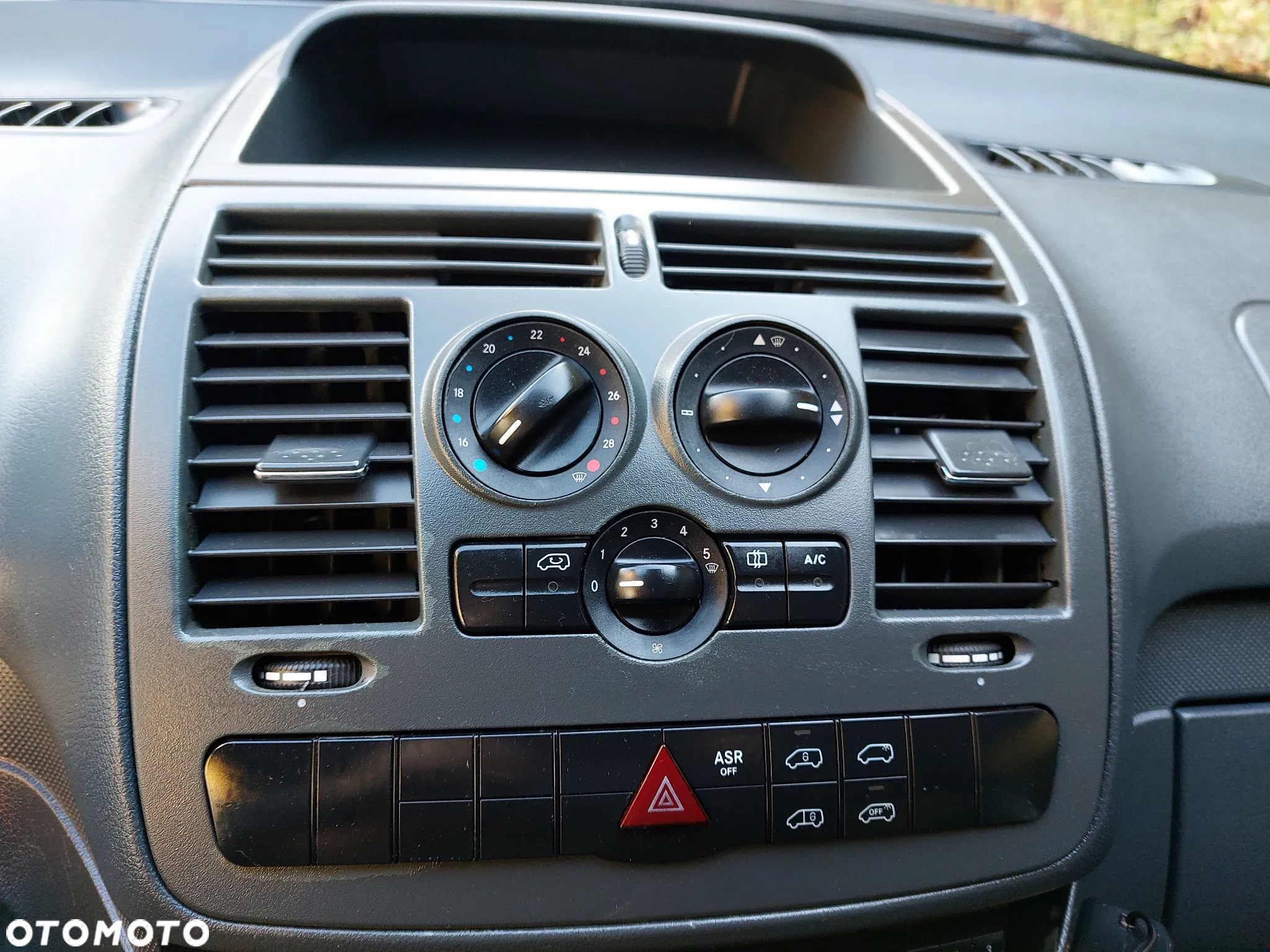 Mercedes-Benz Vito - 22