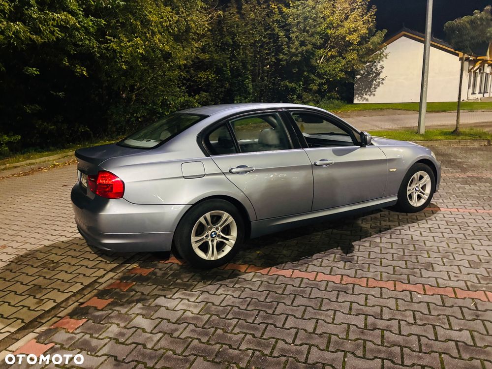 BMW 3 Series 2009 photo 4