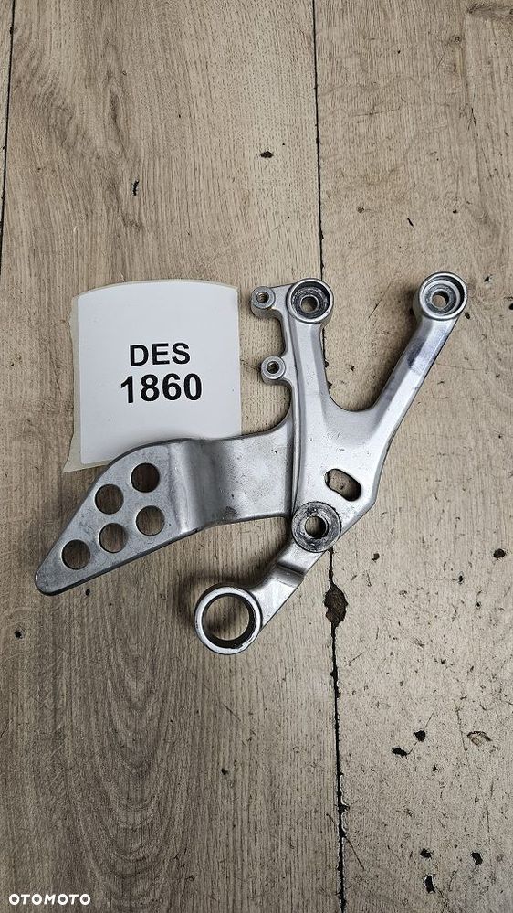 Set podnóżka prawy przód Yamaha YZF-R125 08-13 (5D7-3) - 1