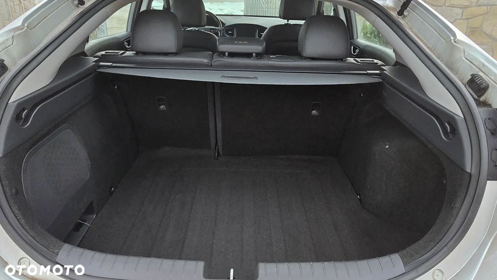 Hyundai IONIQ 1.6 GDI Premium - 28