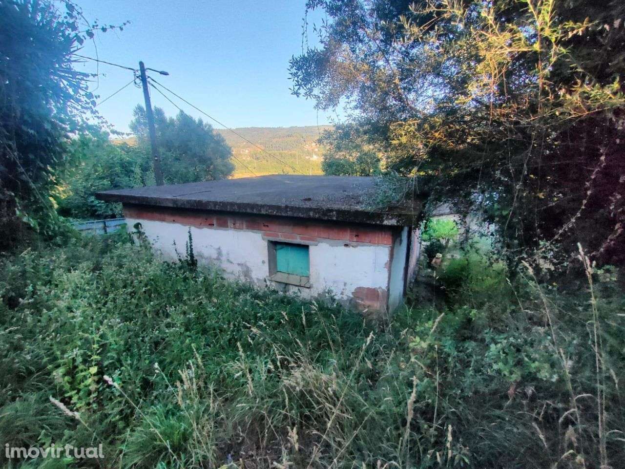 Moradia rés do chão e 1º andar em pedra para restauro - Grande imagem: 2/15