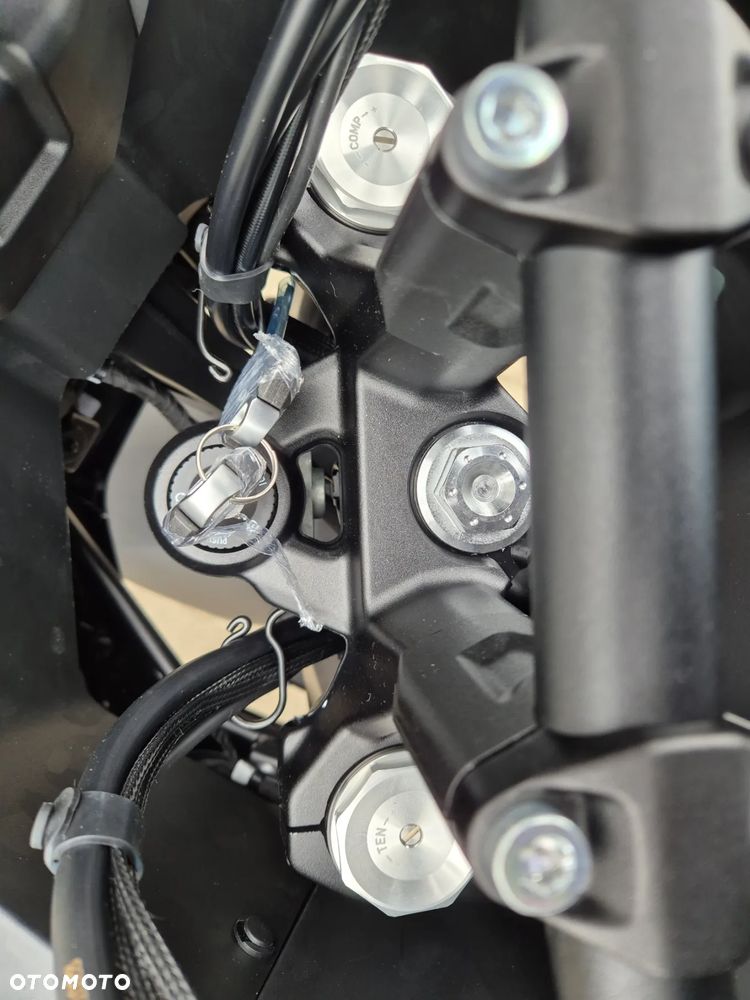 CFMoto 700MT - 17