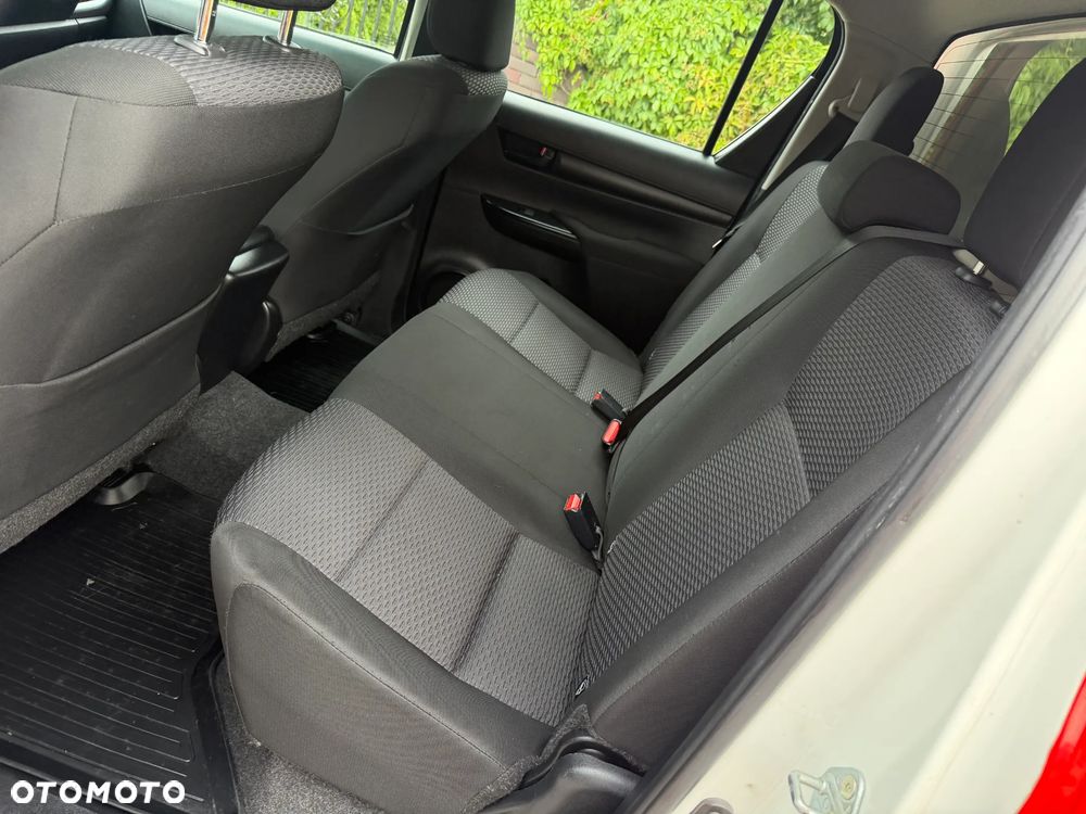 Toyota Hilux 2.4 D-4D Double Cab DLX 4x4 - 36