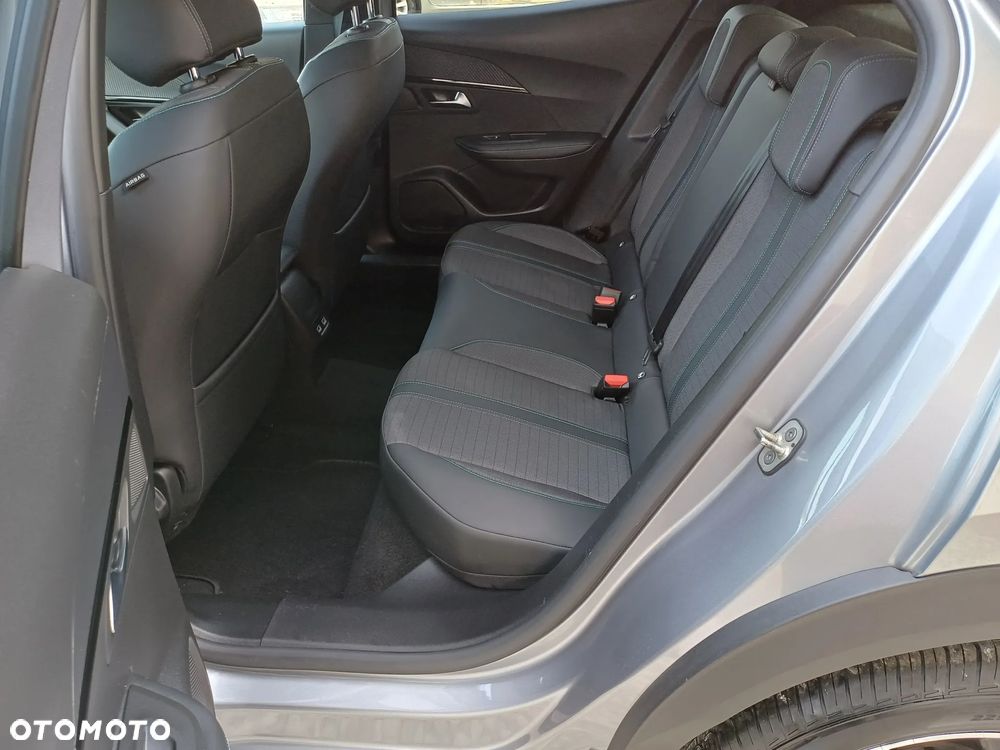 Peugeot 2008 1.5 BlueHDi Allure S&S - 24