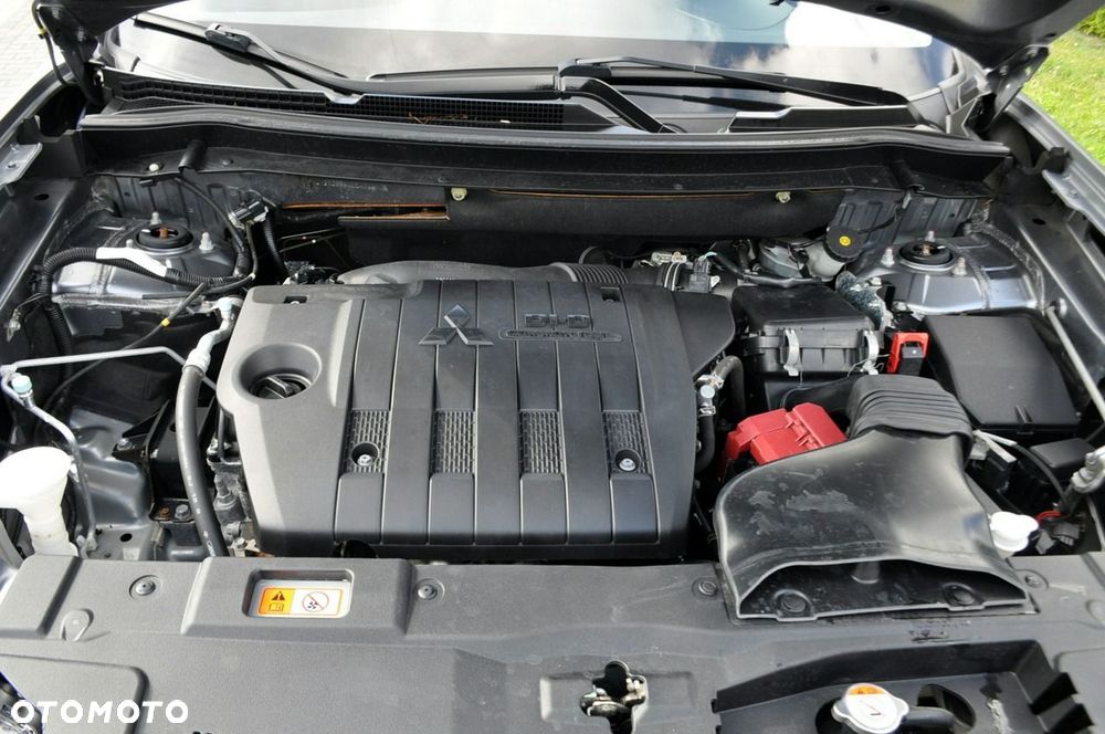 Mitsubishi Outlander - 37