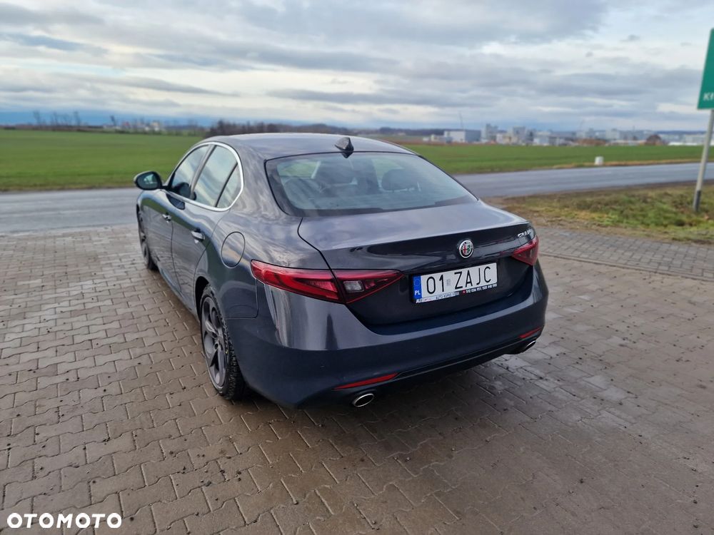 Alfa Romeo Giulia 2.2 D Turbo Super - 13