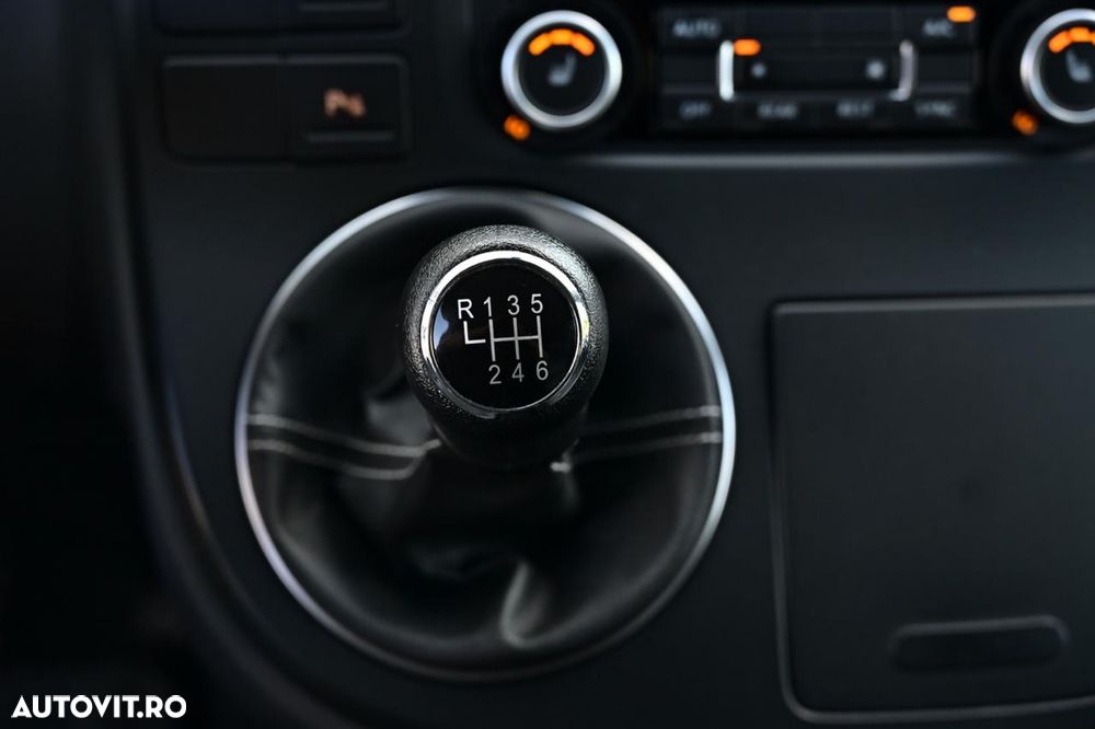 Volkswagen Multivan - 27