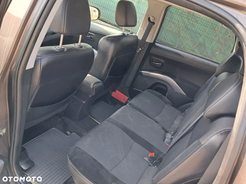 Mitsubishi Outlander 2.4 Intense + CVT - 8