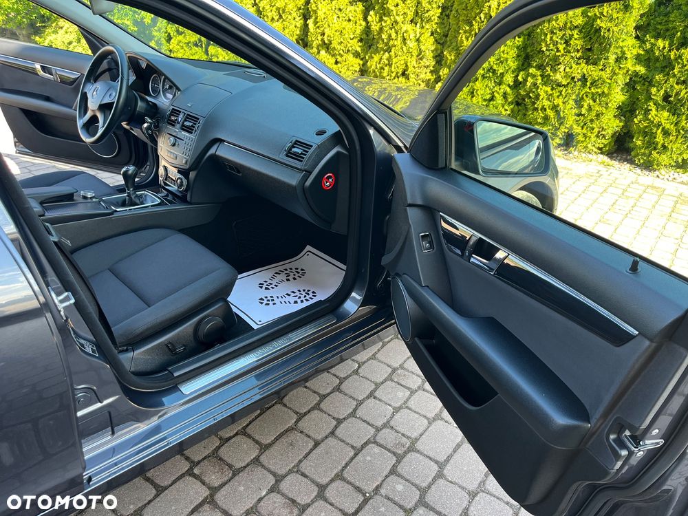 Mercedes-Benz Klasa C 180 Kompressor BlueEFFICIENCY - 22