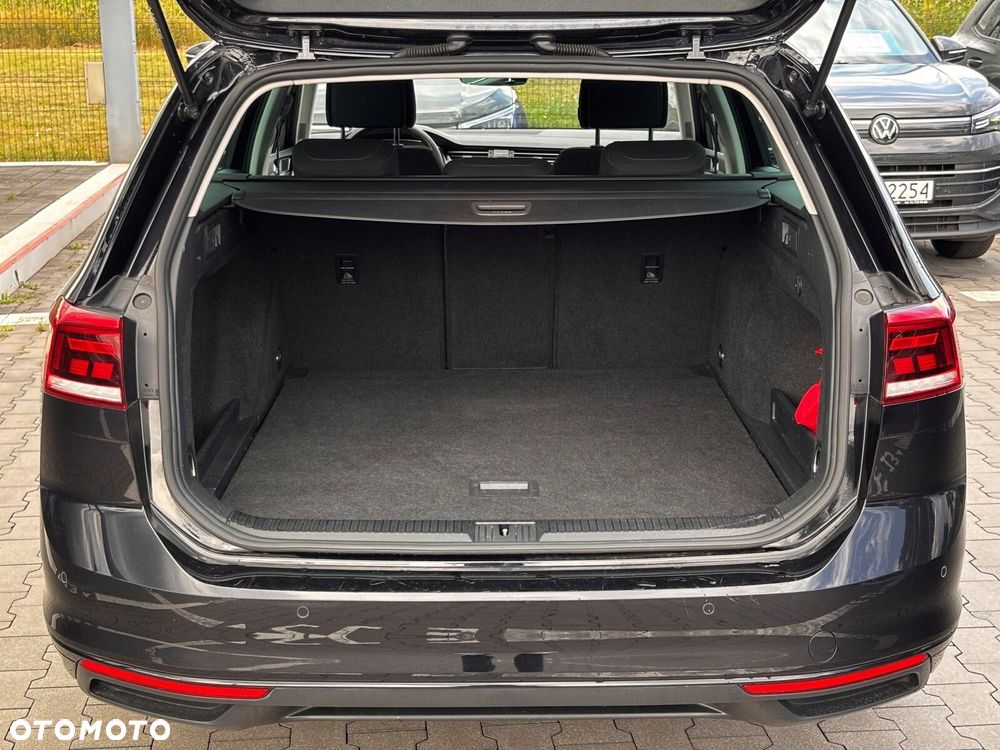 Volkswagen Passat Variant 2.0 TDI SCR Elegance DSG - 37