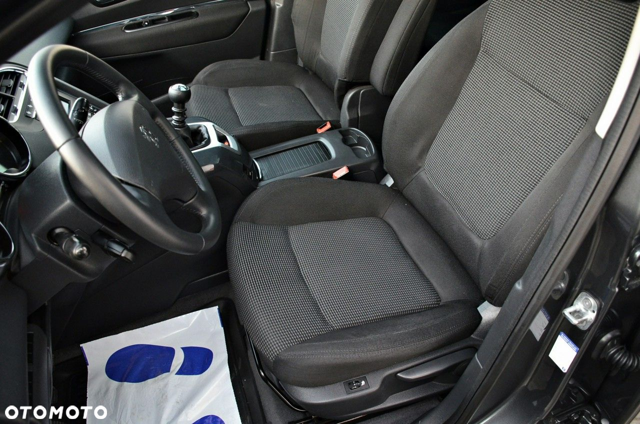 Peugeot 5008 - 24