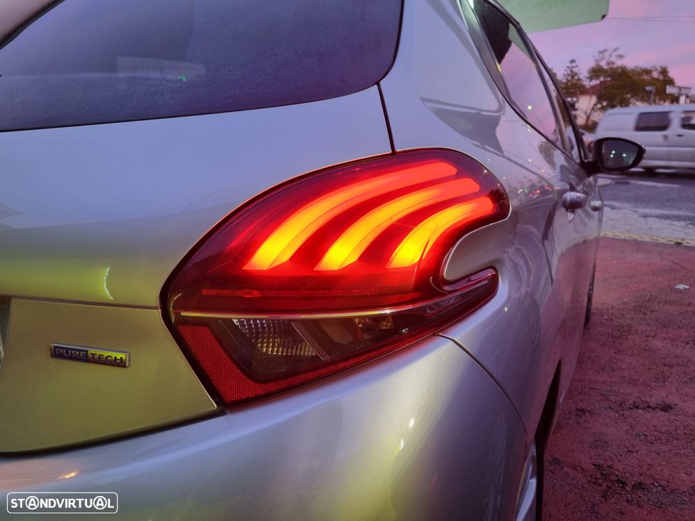 Peugeot 208 1.2 PureTech Style - 26