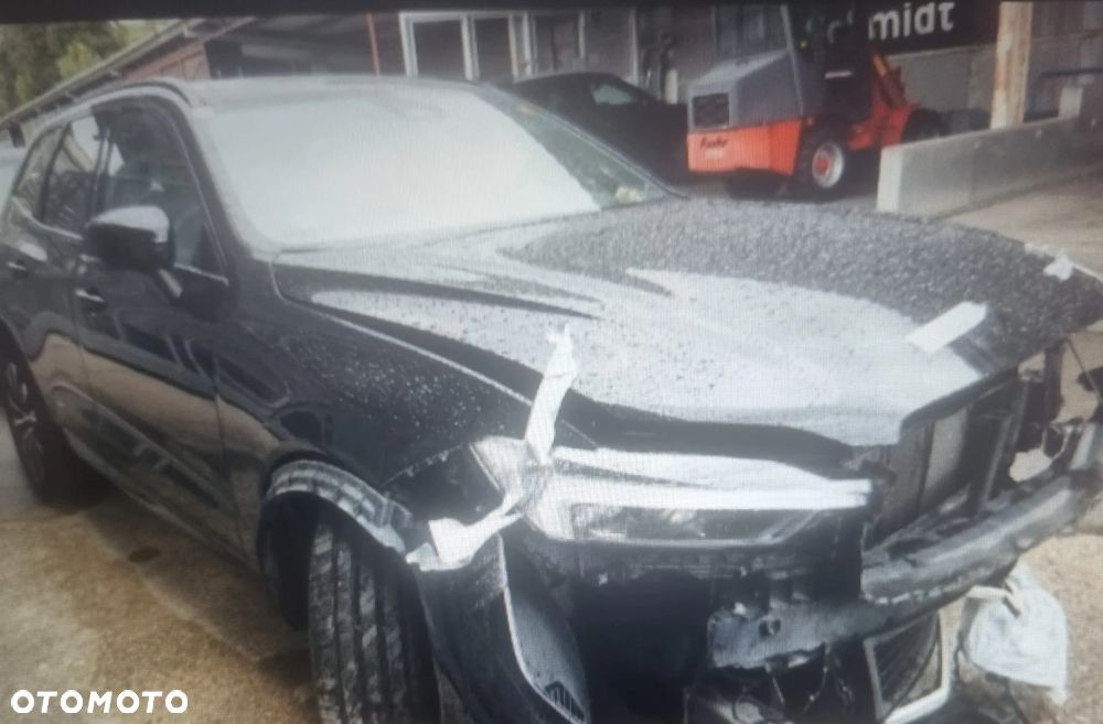 Volvo XC 60 B4 D AWD Plus Dark - 8