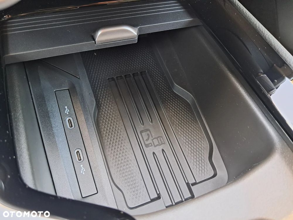 Skoda Superb 2.0 TDI SCR Selection DSG - 27