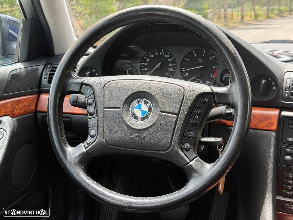 BMW 730 - 30