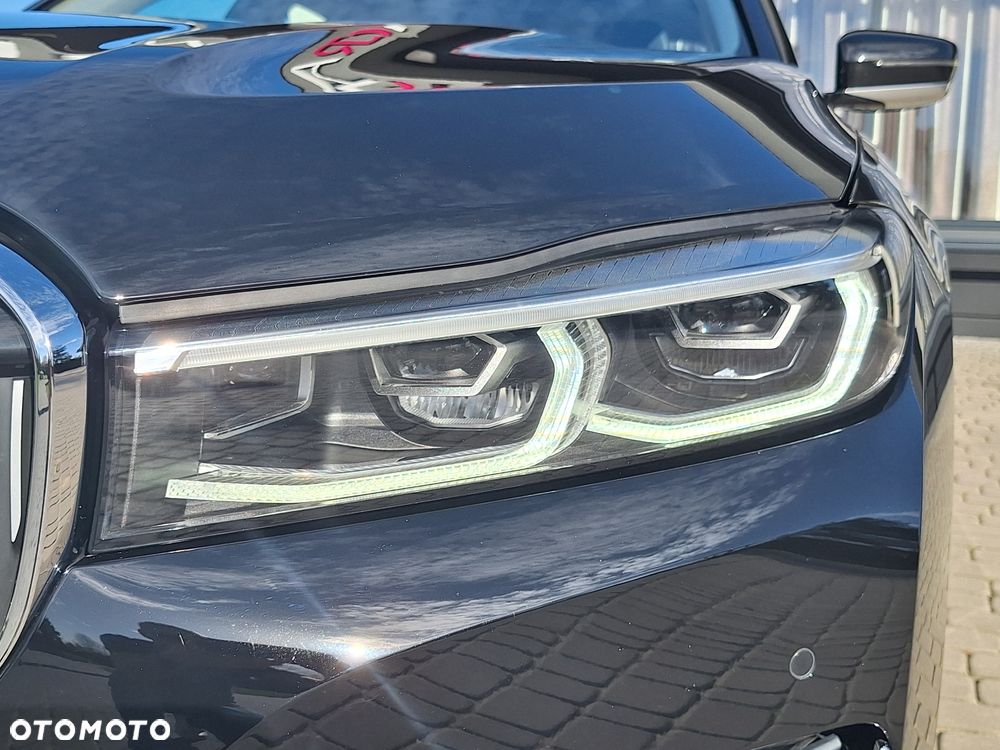 BMW Seria 7 750Li xDrive - 26