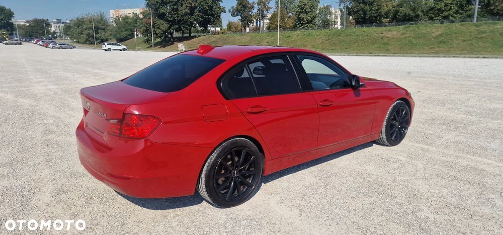 BMW Seria 3 320i Sport Line - 6