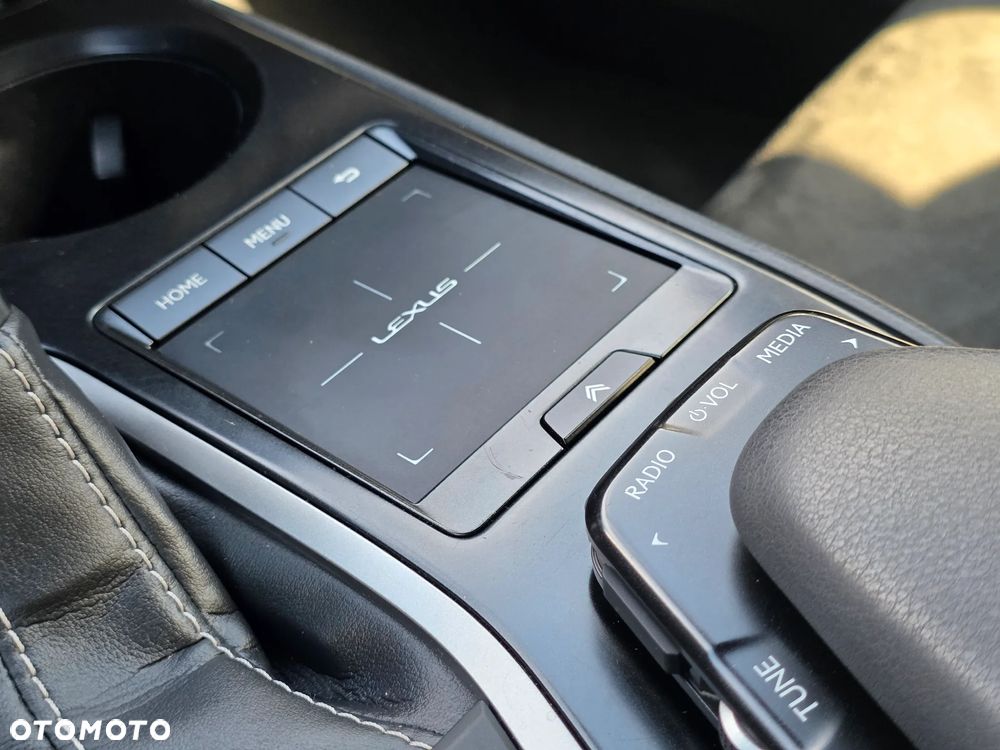 Lexus UX - 19