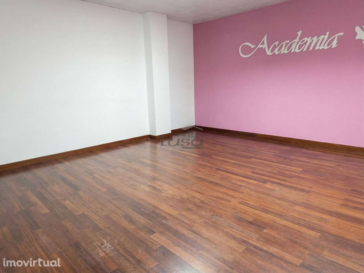 Espaço comercial com 451 m², localizado em Vilar de Andorinho, Vila... - Grande imagem: 5/22