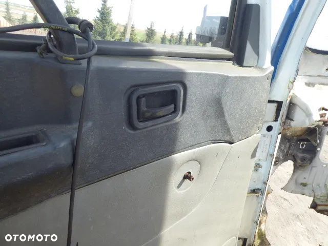 MB 100 W631 SZYBA DRZWI LEWA - 8