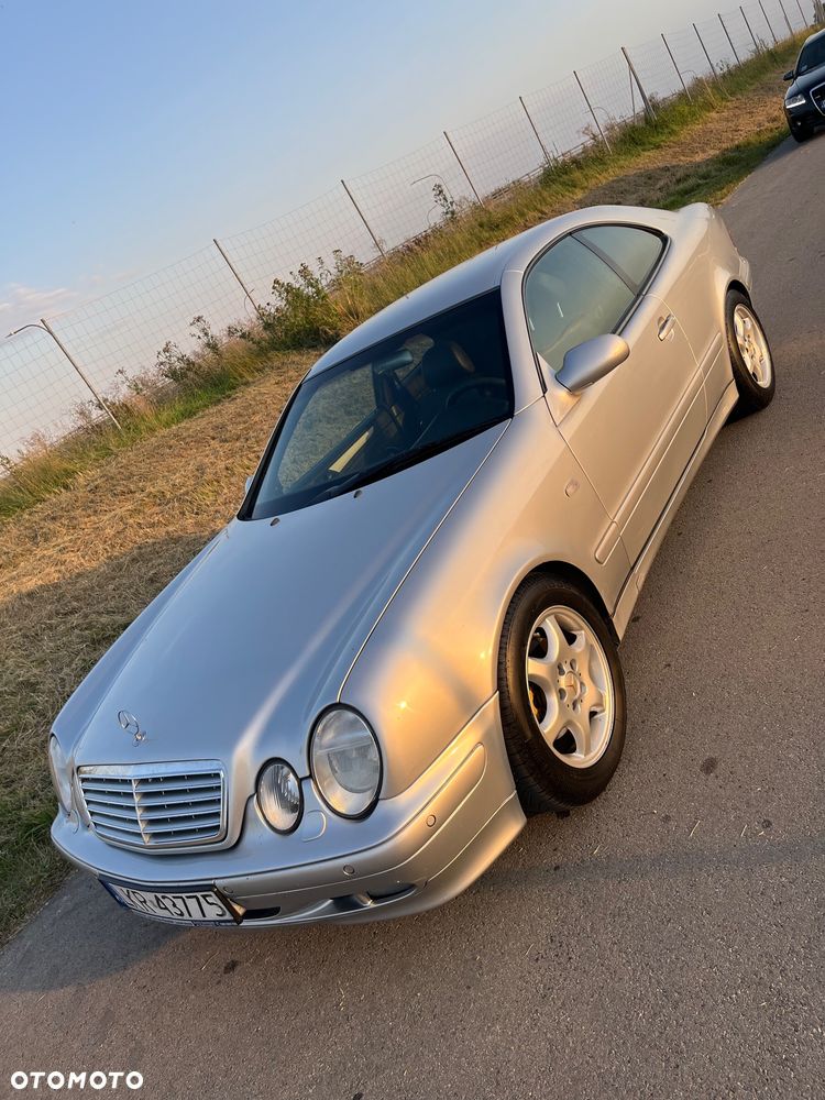 Mercedes-Benz CLK - 9