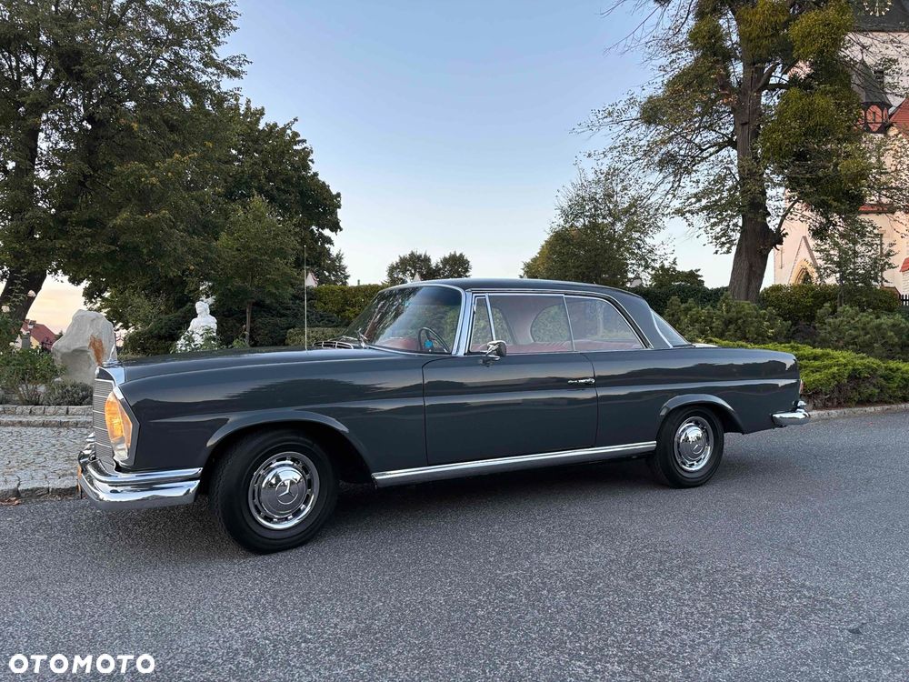 Mercedes-Benz W111 - 3