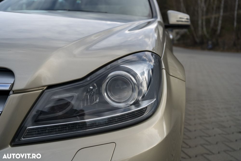 Mercedes-Benz C 250 CGI Automatik BlueEFFICIENCY Elegance - 4