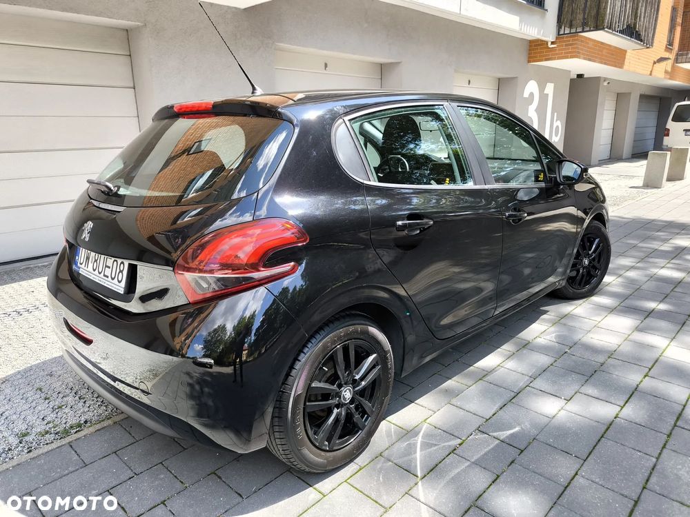 Peugeot 208 1.2 PureTech Active - 4