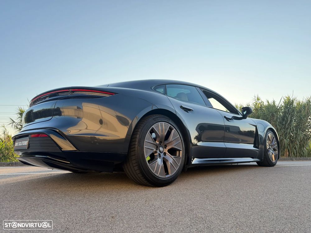Porsche Taycan Standard - 24