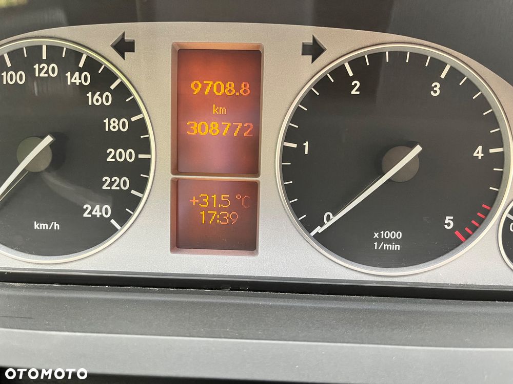 Mercedes-Benz Klasa B 180 CDI DPF Autotronic Special Edition - 26