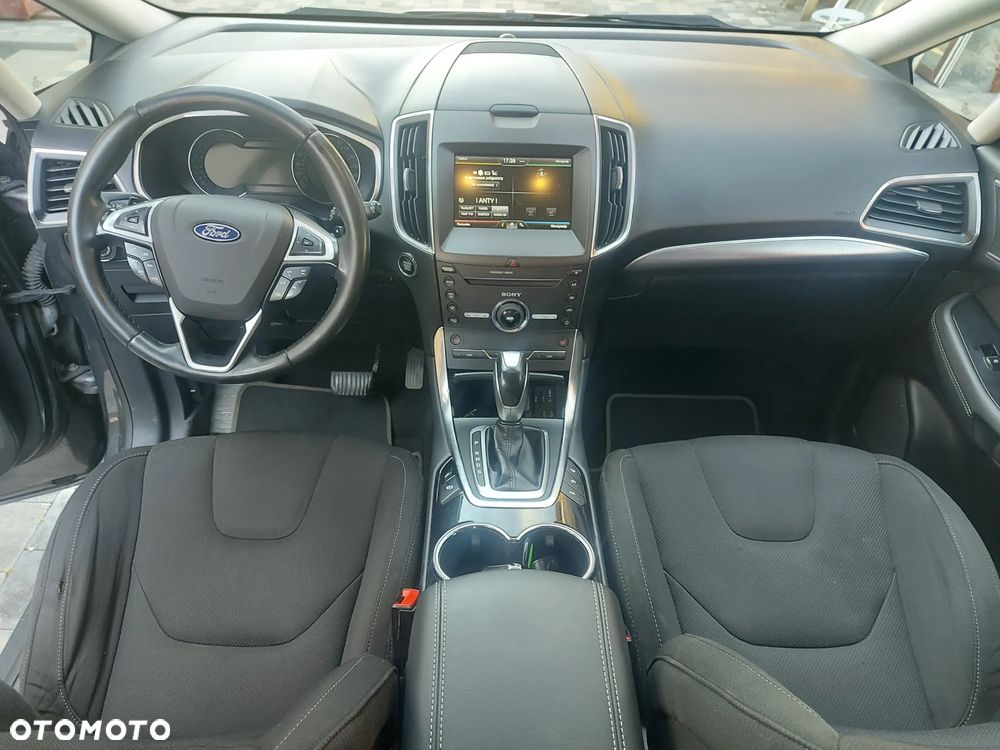 Ford S-Max - 13