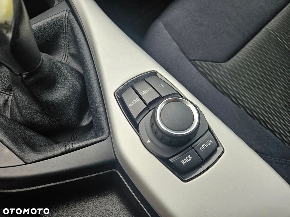 BMW Seria 1 116i - 16