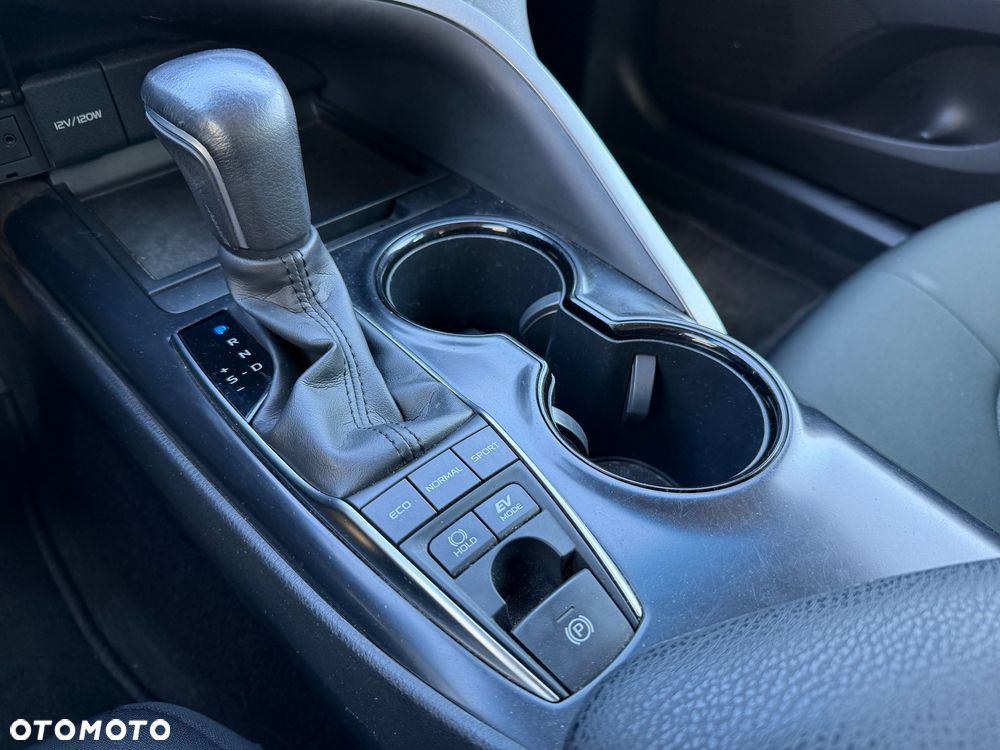Toyota Camry 2.5 Hybrid Comfort CVT - 11