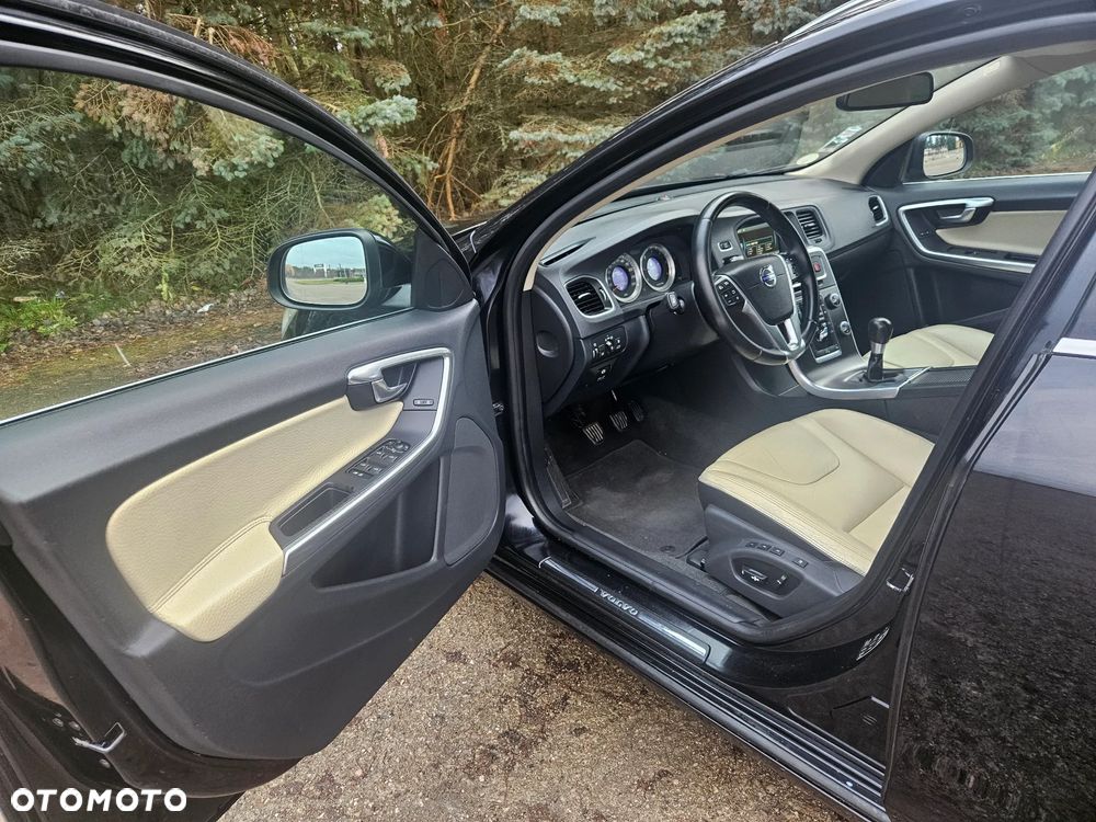 Volvo V60 DRIVe Summum - 19