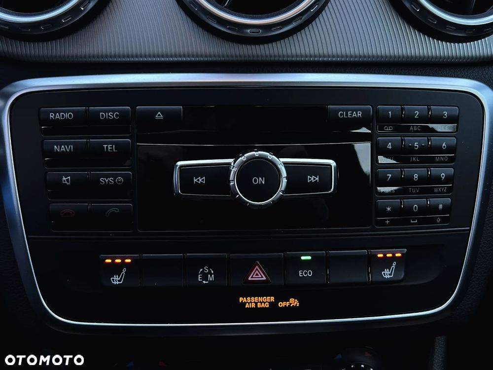 Mercedes-Benz GLA 200 7G-DCT Style - 32