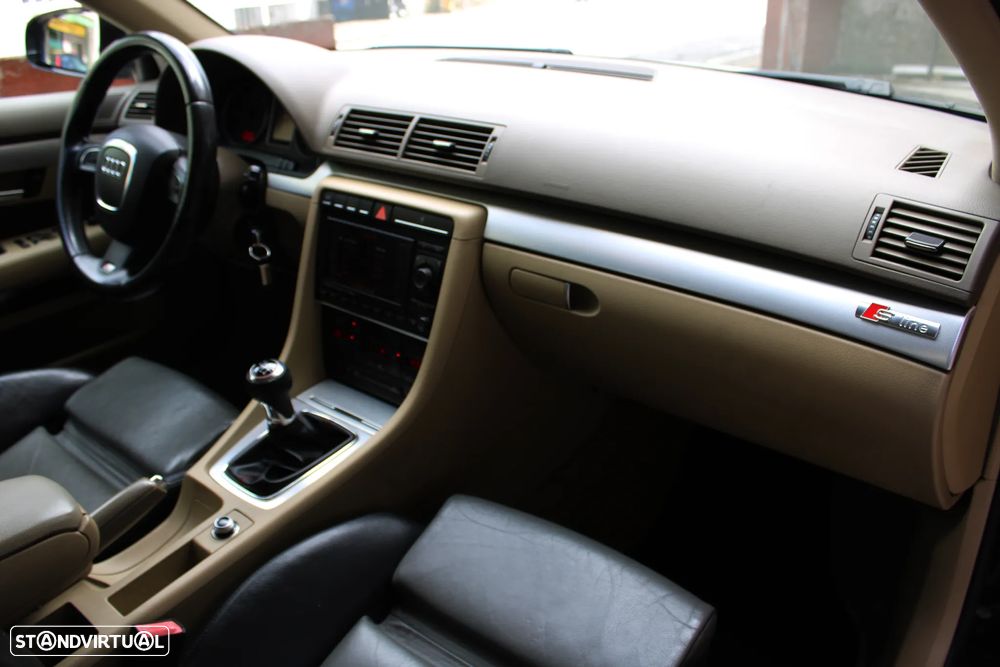 Audi A4 Avant 2.0 TDi S-line - 33