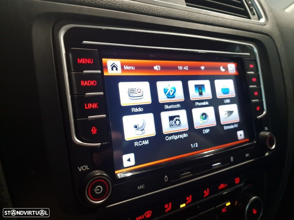 VW Jetta 1.6 TDi Highline - 28