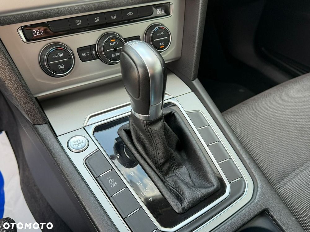 Volkswagen Passat - 24