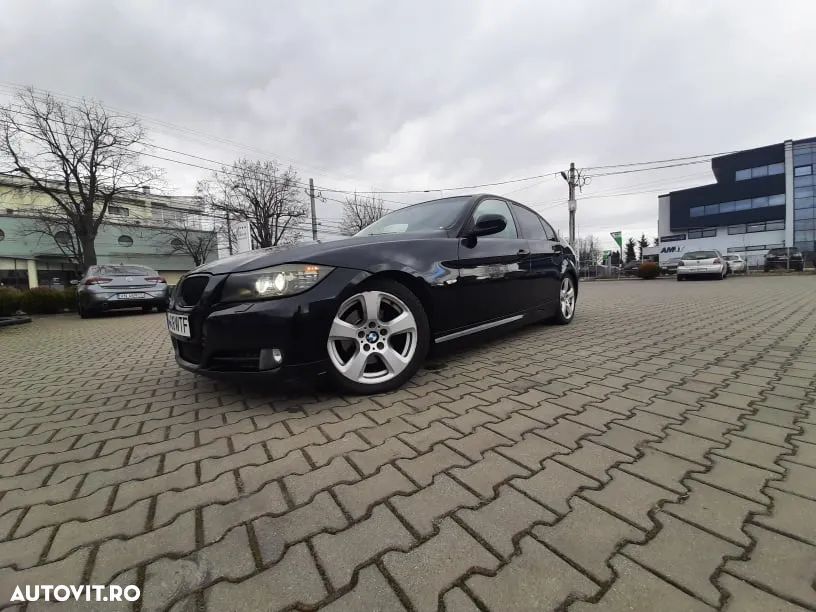 BMW Seria 3 320d - 25