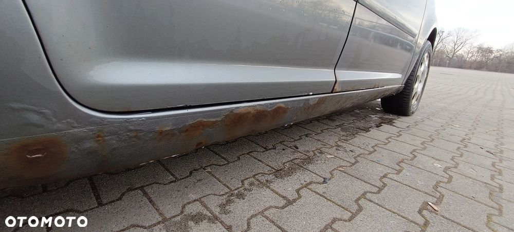 Volkswagen Touran - 22