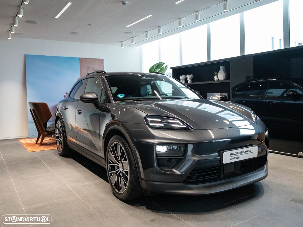 Porsche Macan Electric 4 - 9