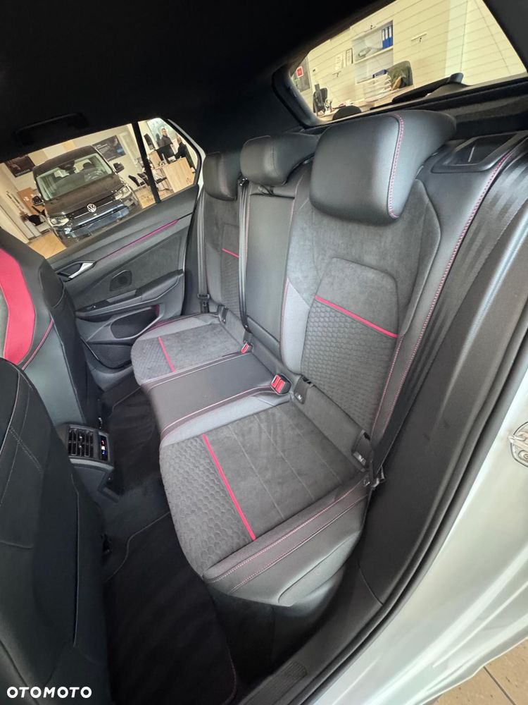 Volkswagen Golf - 14