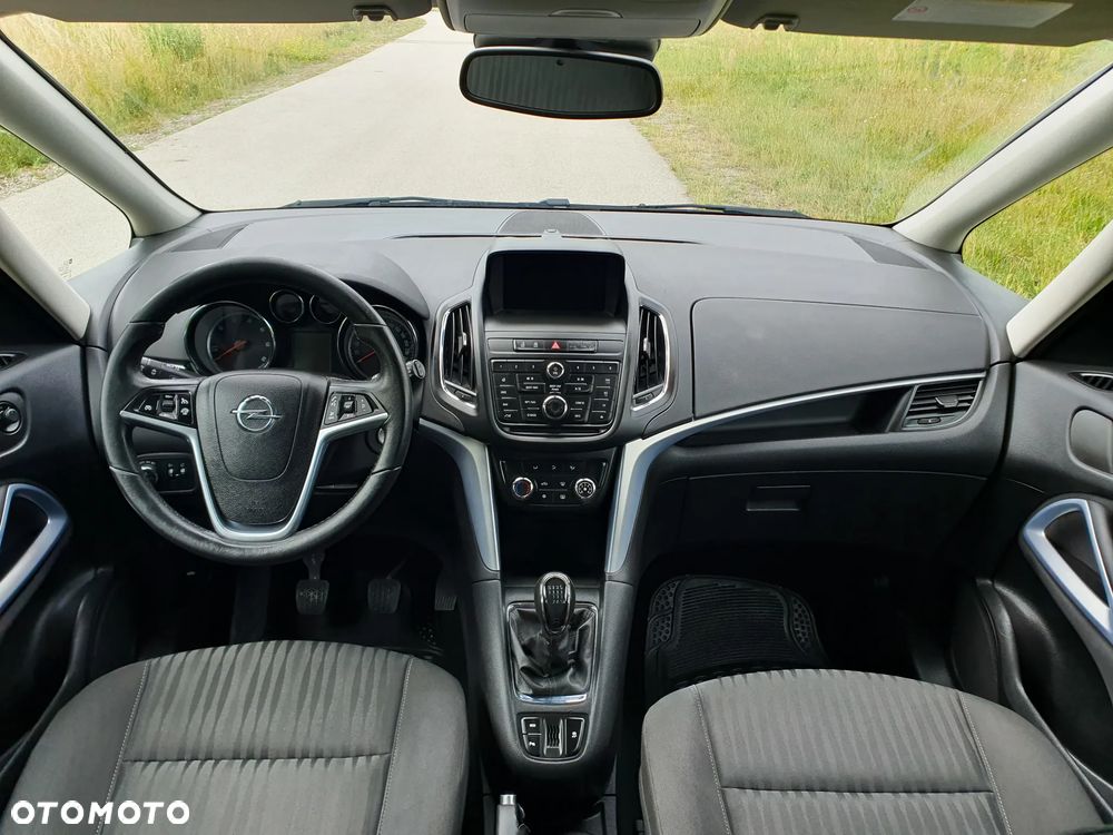 Opel Zafira - 25