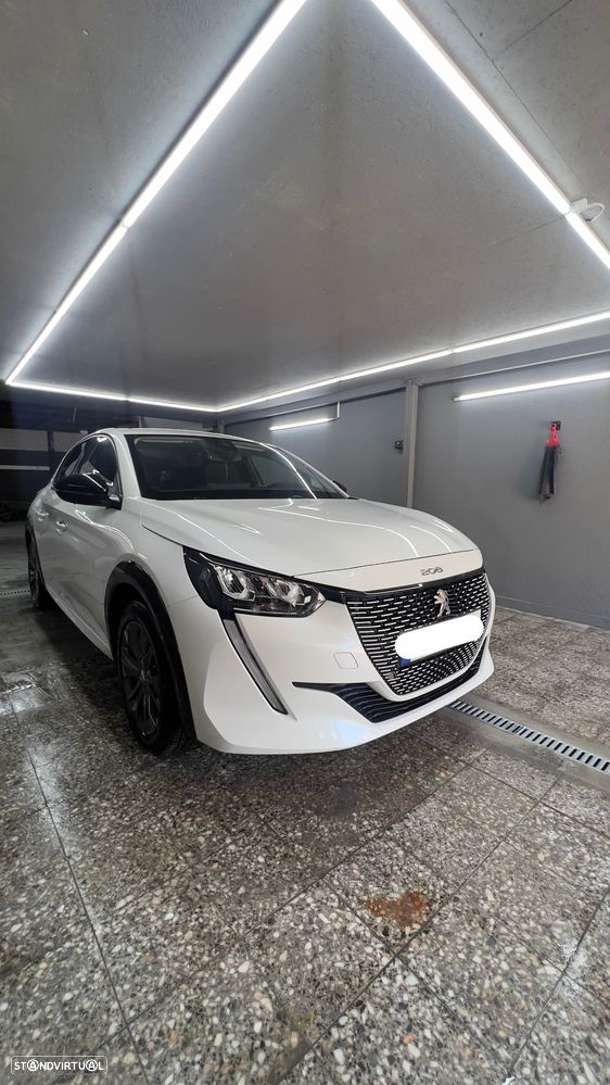 Peugeot e-208 Allure - 1