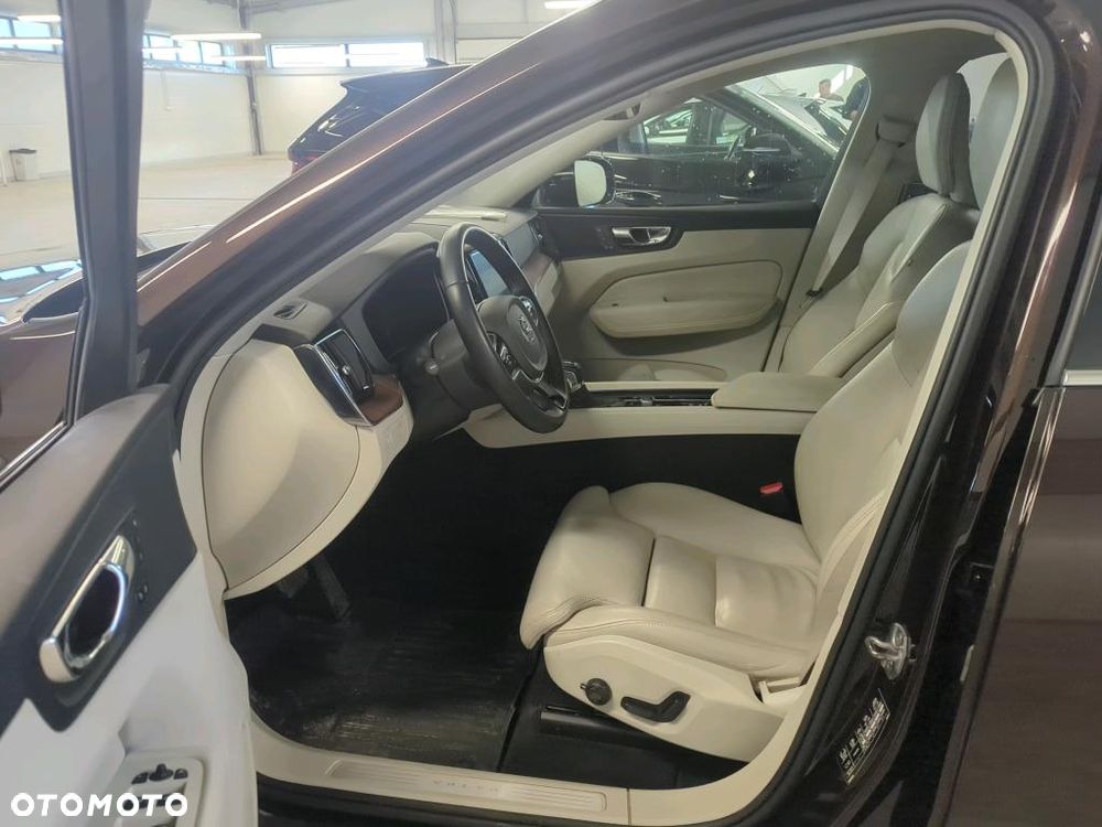 Volvo XC 60 D4 Momentum - 6